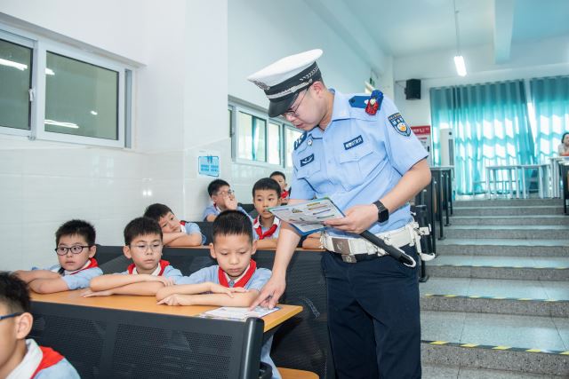 点击新窗口打开